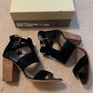 Hinge Black Suede Cora Block Heel ❤️